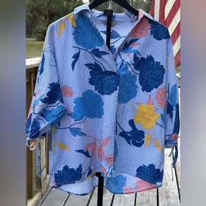 Belle Sky Pop Over top Floral Striped 3/4 sleeves with ties on end hi-lo size M
